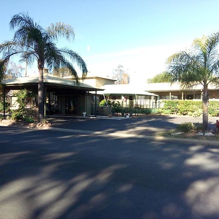 Lake Forbes Motel Exterior photo