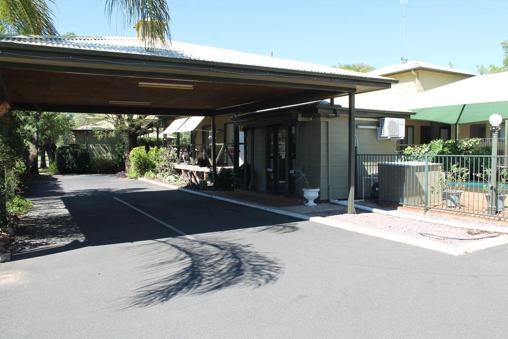 Lake Forbes Motel Exterior photo