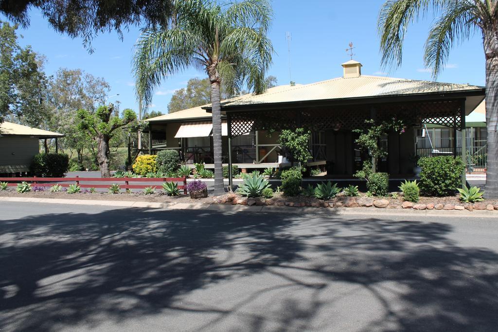 Lake Forbes Motel Exterior photo